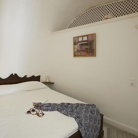Cori Rigas Suites Fira  Bilik gambar